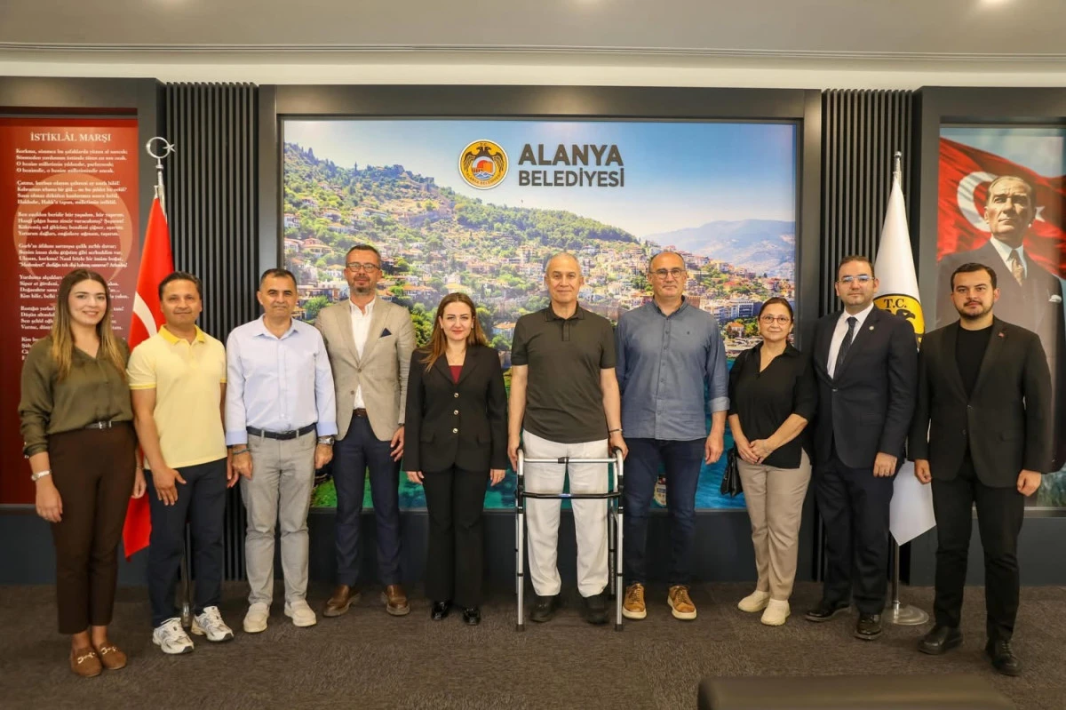Alanya Belediyesi&rsquo;nde &Ouml;nemli Zirve: Alanya&rsquo;nın Geleceği Masaya Yatırıldı