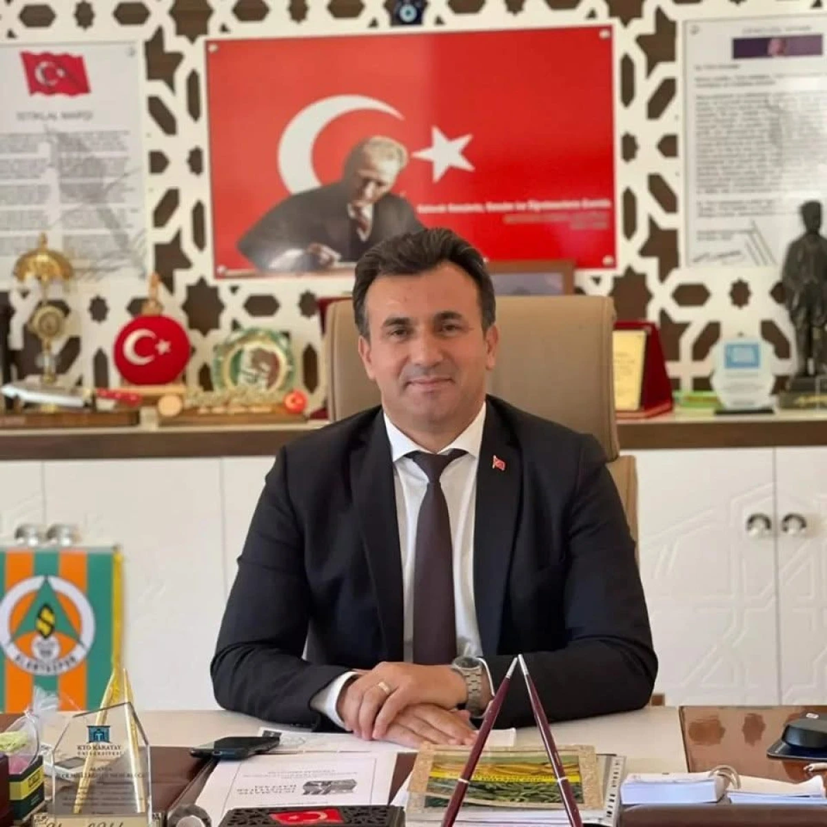ALANYA İL&Ccedil;E MİLLİ EĞİTİM M&Uuml;D&Uuml;R&Uuml; YUSUF YILMAZ&rsquo;A &ldquo;ALTIN MEŞALE&rdquo; &Ouml;D&Uuml;L&Uuml;