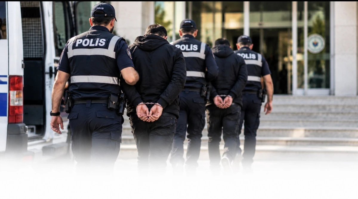 Alanya&rsquo;da 84 Bin İ&ccedil;imlik Uyuşturucu Ele Ge&ccedil;irildi! 3 Ş&uuml;pheli Tutuklandı
