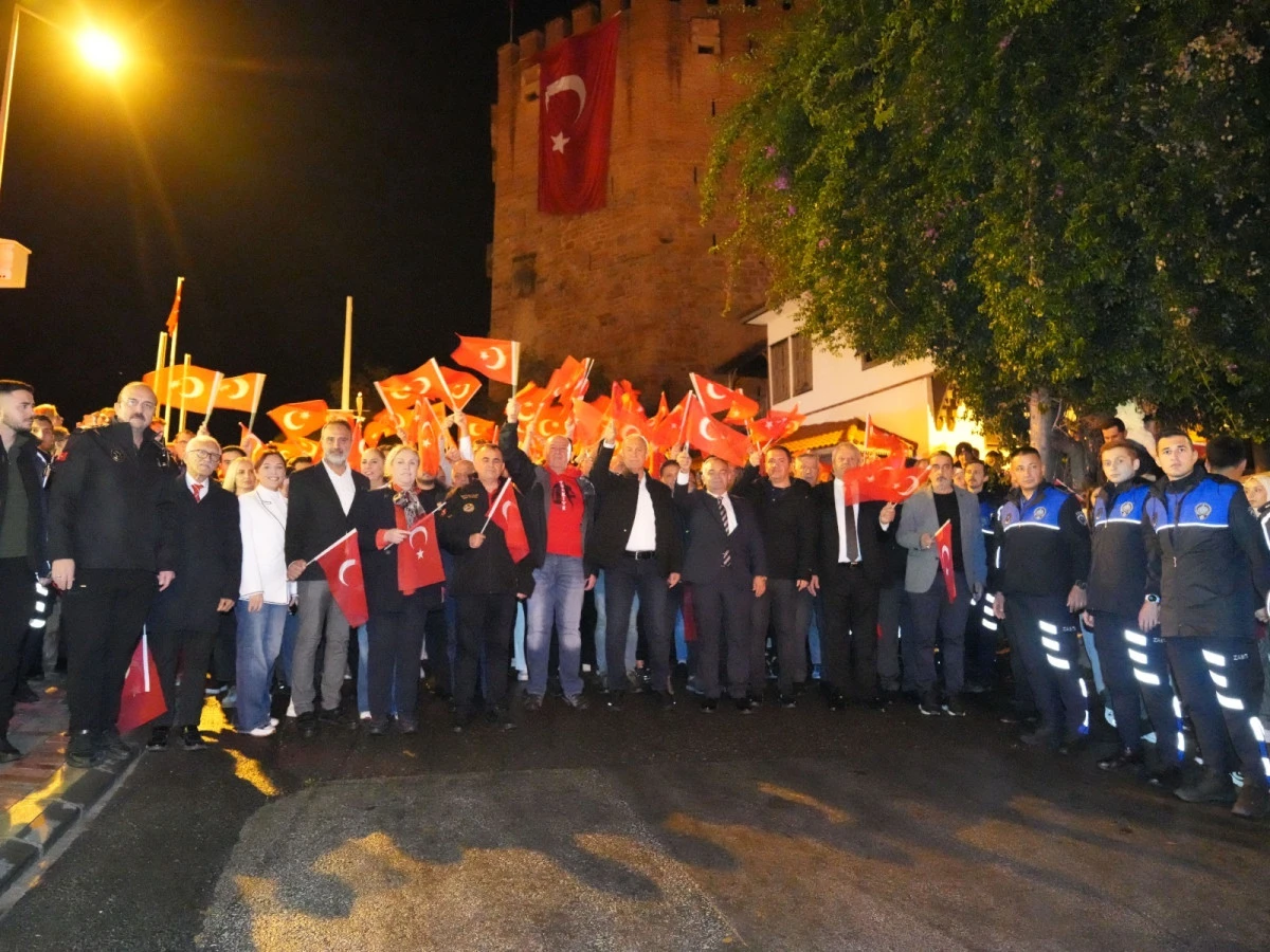  Alanya&rsquo;da Cumhuriyet Bayramı Coşkusu:  Murat Boz&rsquo;dan Klip S&ouml;z&uuml;