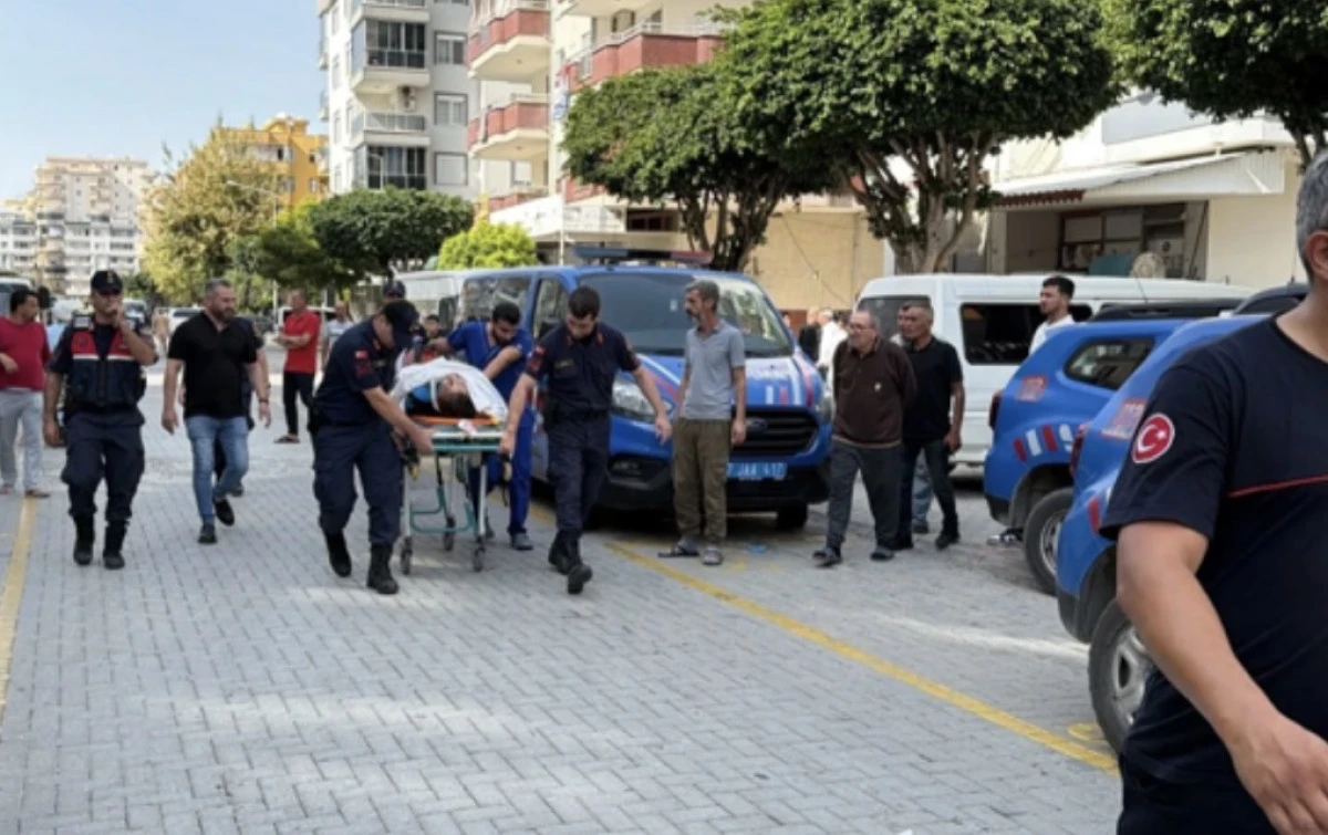 Alanya&rsquo;da Kardeşler Arasında Kanlı Kavga: 1 Kişi Hayatını Kaybetti