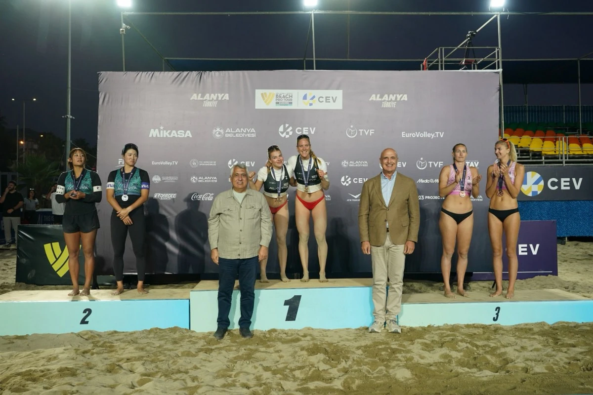 Alanya&rsquo;da Plaj Voleybolu Ş&ouml;leni Tamamlandı