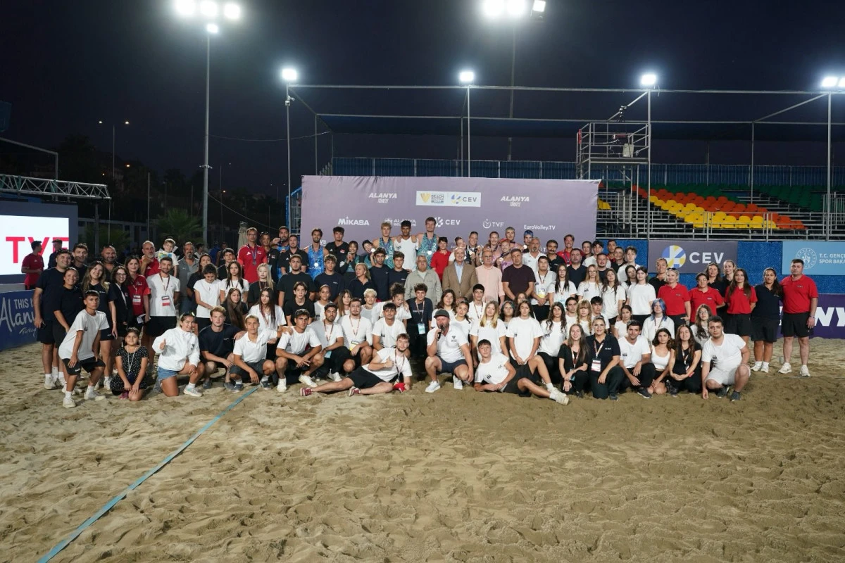Alanya&rsquo;da Plaj Voleybolu Ş&ouml;leni Tamamlandı
