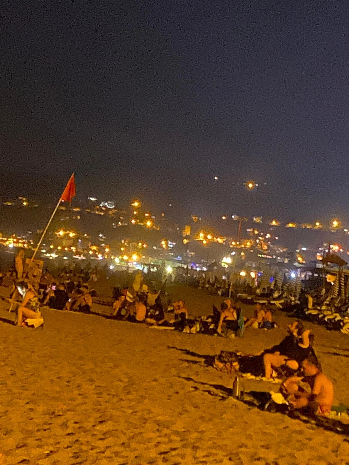 Alanya'da Sahiller Doldu, Esnaf Kış Turizmi İ&ccedil;in &Ccedil;&ouml;z&uuml;m Bekliyor