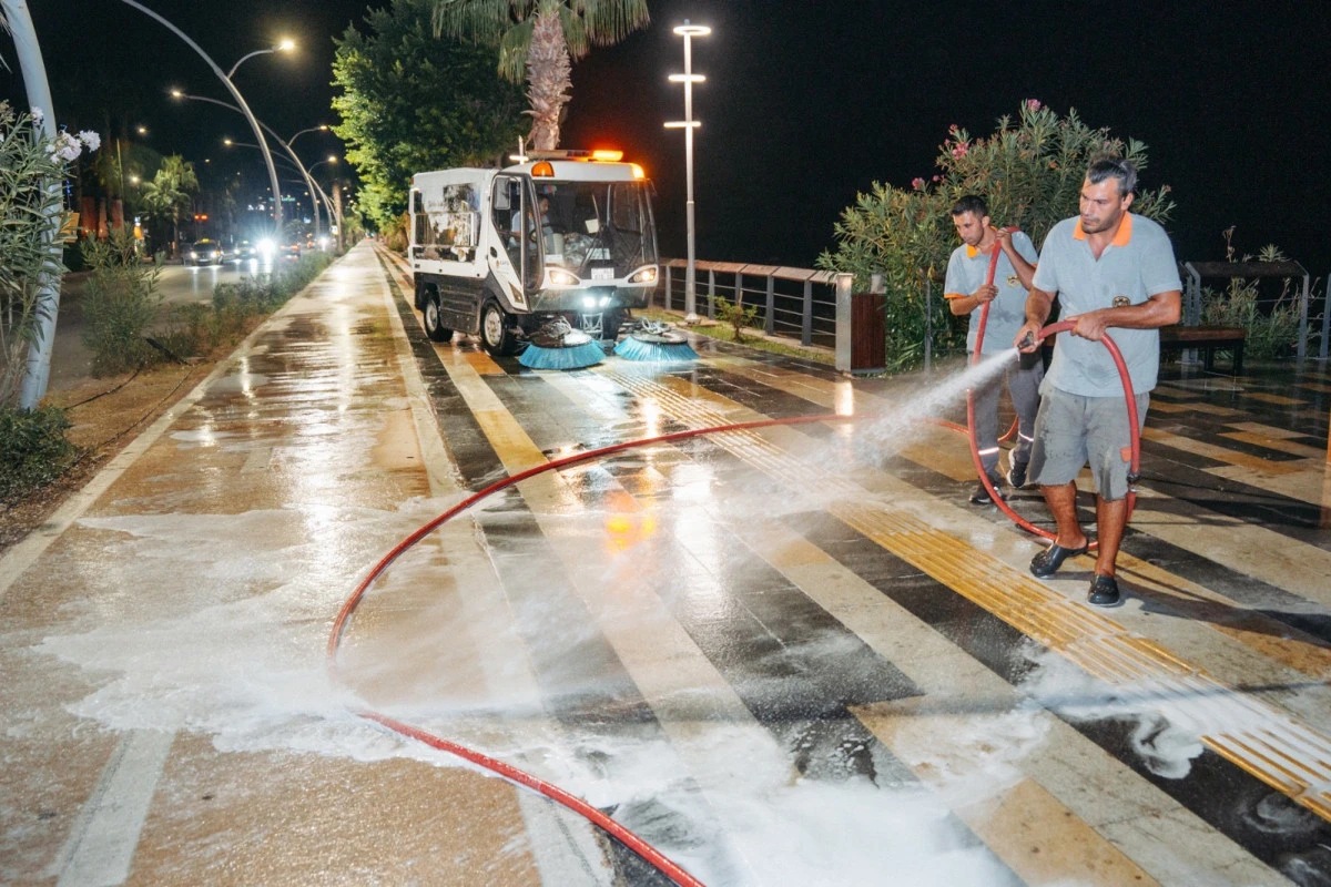 ALANYA&rsquo;DA YOLLAR TEMİZ, KENT DAHA FERAH
