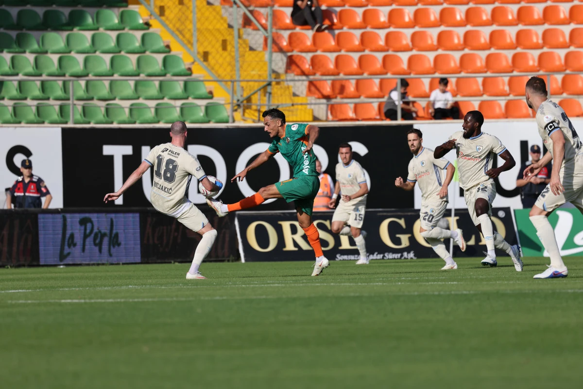 Alanyaspor, Erzurumspor FK Karşısında 1 Puan Aldı