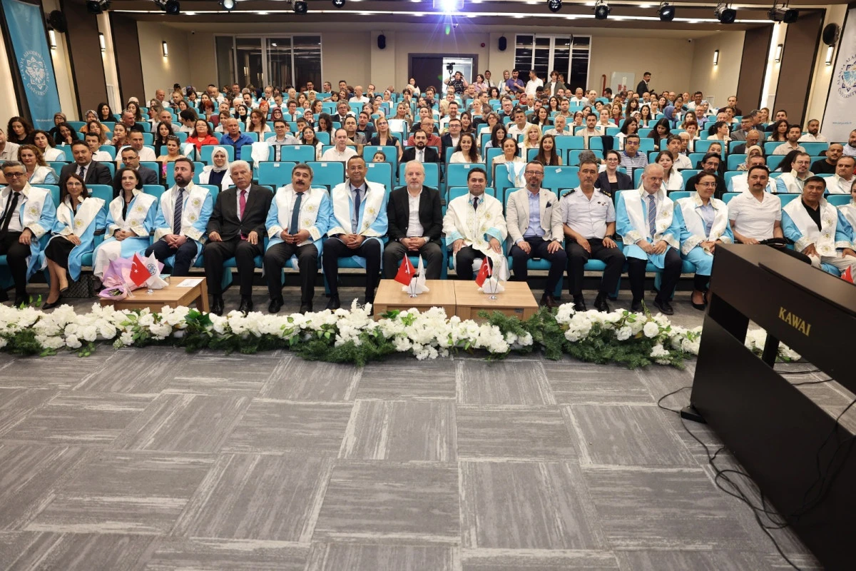 ALK&Uuml;&rsquo;de Akademik Başarı ve Kariyer Y&uuml;kselişi T&ouml;renle Ta&ccedil;landı