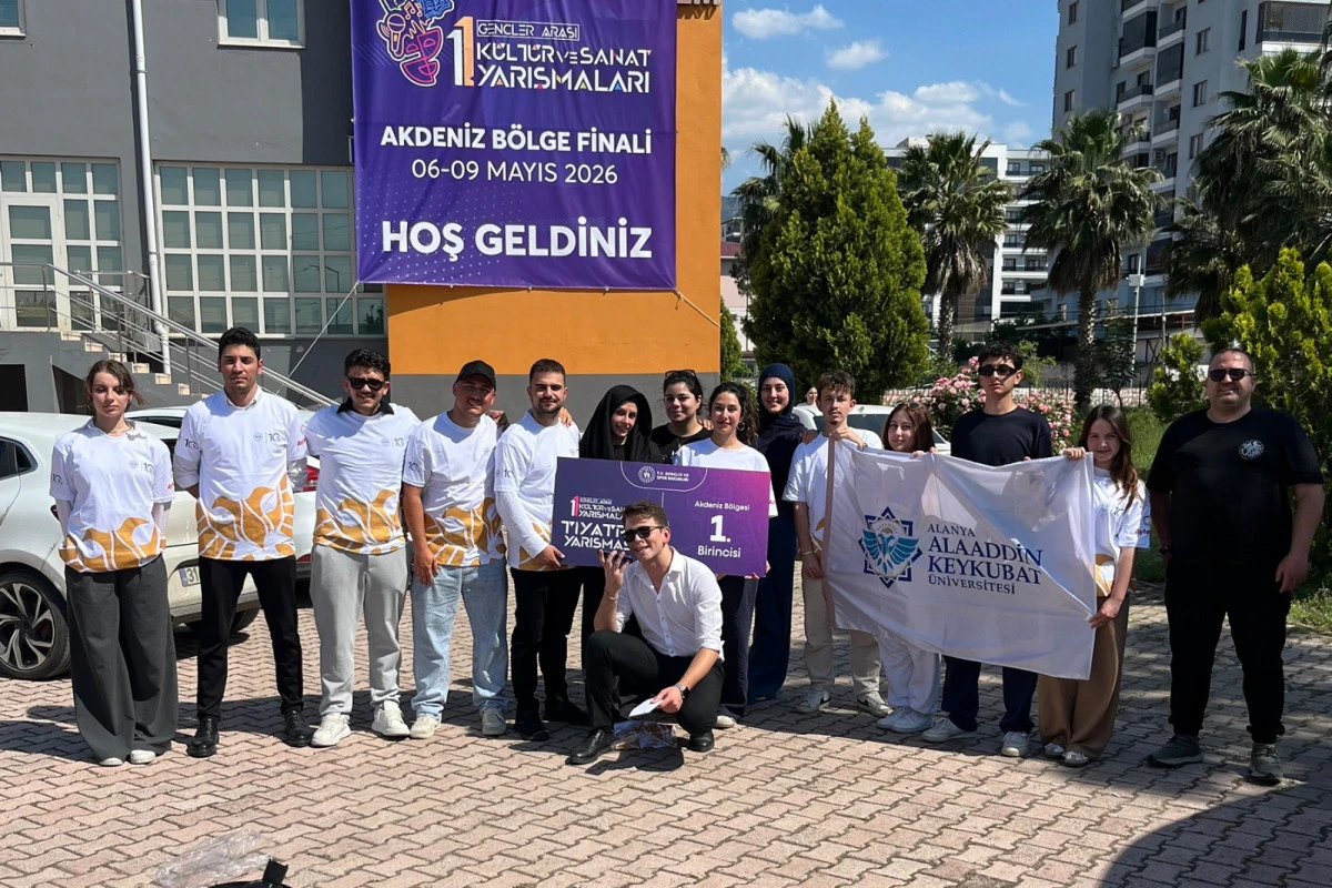 ALK&Uuml;'l&uuml; &Ouml;ğrenciler Sahne Performansıyla T&uuml;rkiye Yarı Finallerine Y&uuml;kseldi