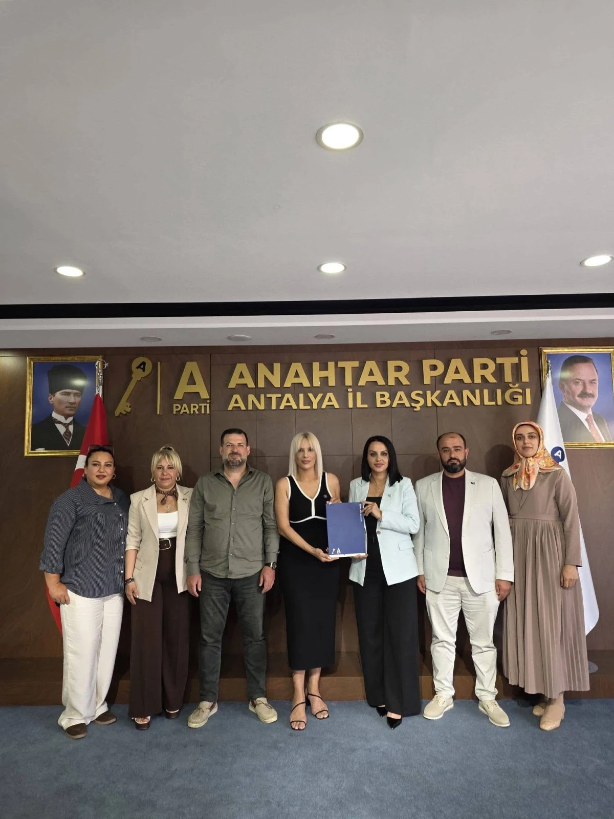  Anahtar Parti Alanya Kadın Kollarında Yeni Atama:  Başkan Hacer &Ccedil;alış Oldu