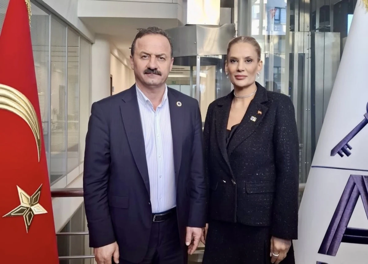  Anahtar Parti Antalya İl Kadın Kolları Başkanı Canan Polat İstifa Etti