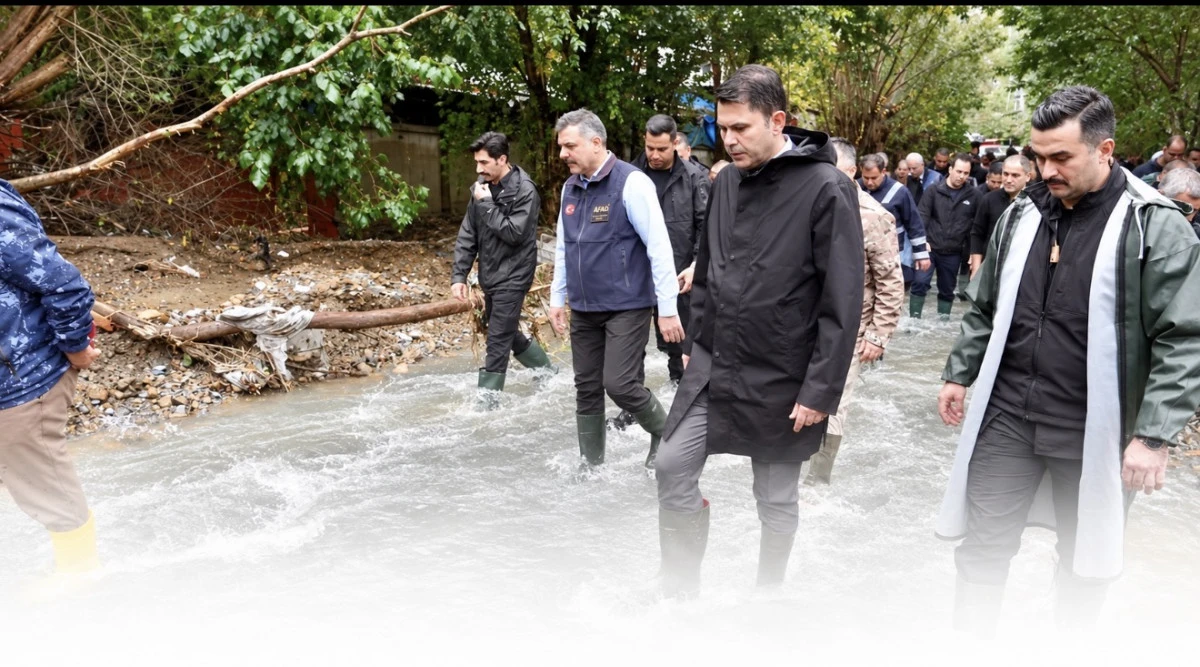  Bakan Kurum&rsquo;dan Ayazağa Mesajı:  Kalıcı &Ccedil;&ouml;z&uuml;mler İ&ccedil;in &Ccedil;alışacağız