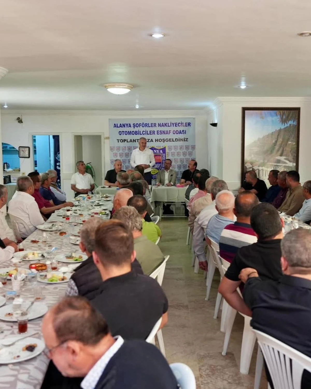 BAŞKAN &Ouml;Z&Ccedil;ELİK TAKSİCİ ESNAFIYLA BULUŞTU &ldquo;YENİ SEZON &Ouml;NCESİ TALEPLER DİNLENDİ &ldquo;
