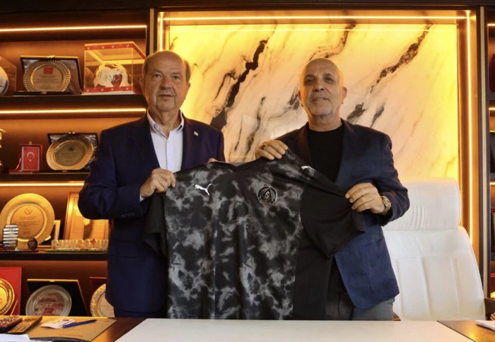 KKTC 5. Cumhurbaşkanı Ersin Tatar&rsquo;dan Alanyaspor Başkanı Hasan &Ccedil;avuşoğlu&rsquo;na Taziye Ziyareti