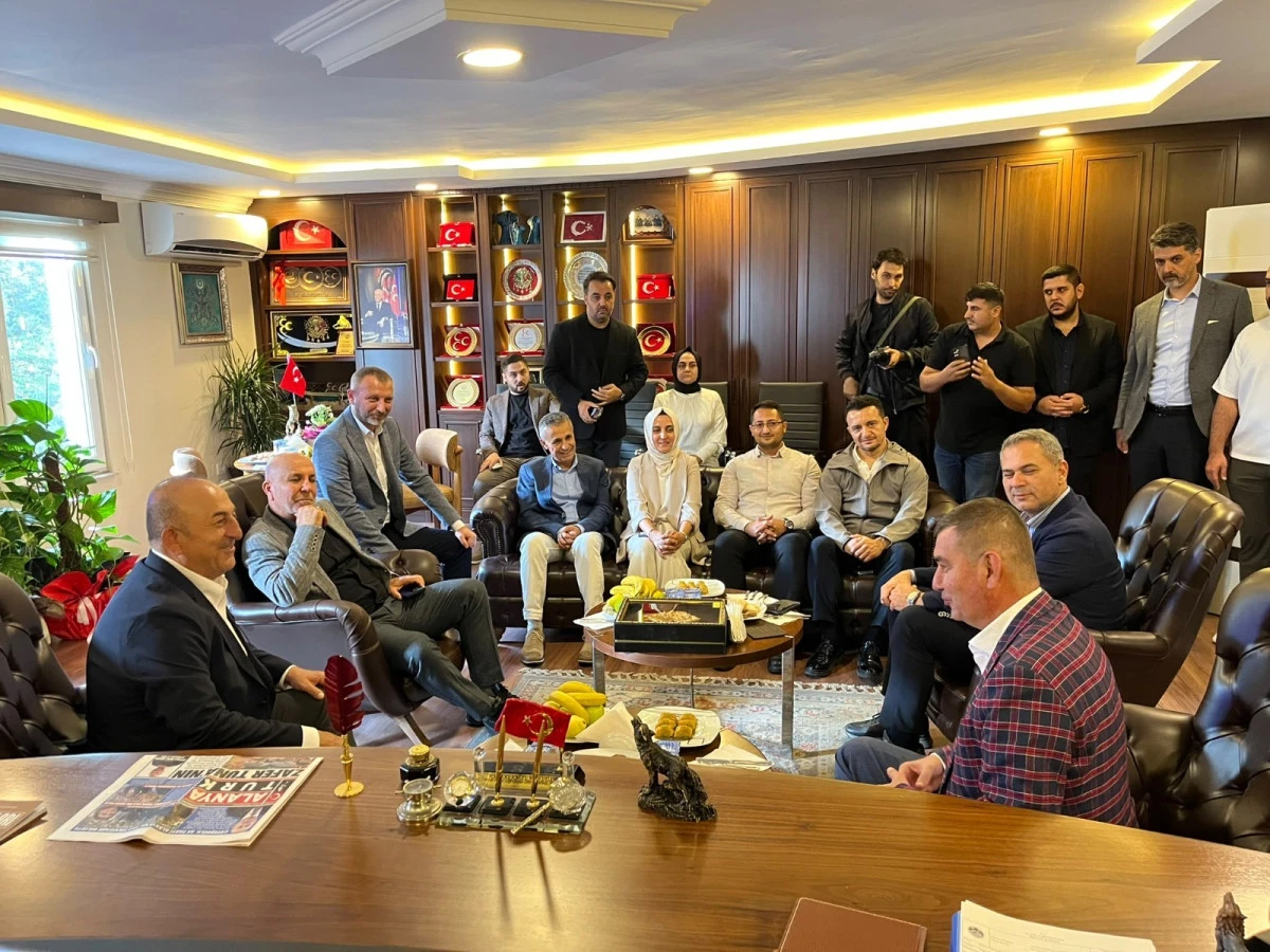 Mevl&uuml;t &Ccedil;avuşoğlu&rsquo;ndan Mustafa T&uuml;rkdoğan&rsquo;a  Hayırlı Olsun Ziyareti